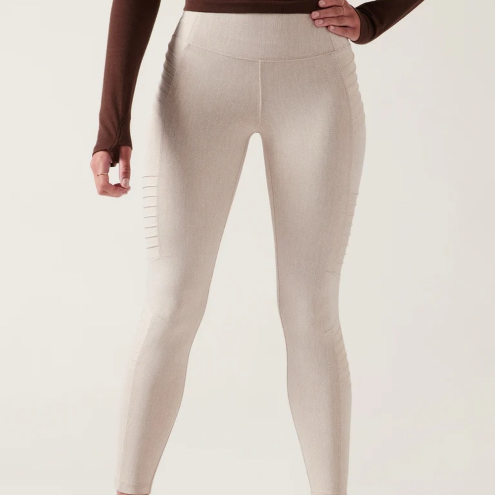 Athleta moto legging tights pants women's M only worn twice beige/ cream
